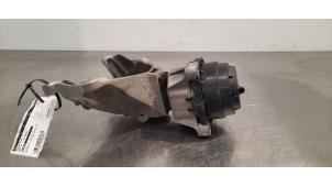 Gebruikte Motorrubber BMW X7 xDrive40d 3.0 24V Mild Hybrid Prijs € 66,55 Inclusief btw aangeboden door Autohandel Didier