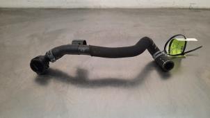 Gebruikte Koelwaterslang Volkswagen Touran (5T1) 2.0 TDI 150 Prijs € 30,25 Inclusief btw aangeboden door Autohandel Didier