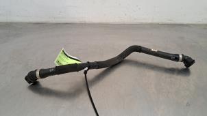 Gebruikte Radiateurslang BMW X7 xDrive40d 3.0 24V Mild Hybrid Prijs € 30,25 Inclusief btw aangeboden door Autohandel Didier