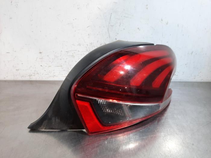 Feu arrière droit Peugeot 208