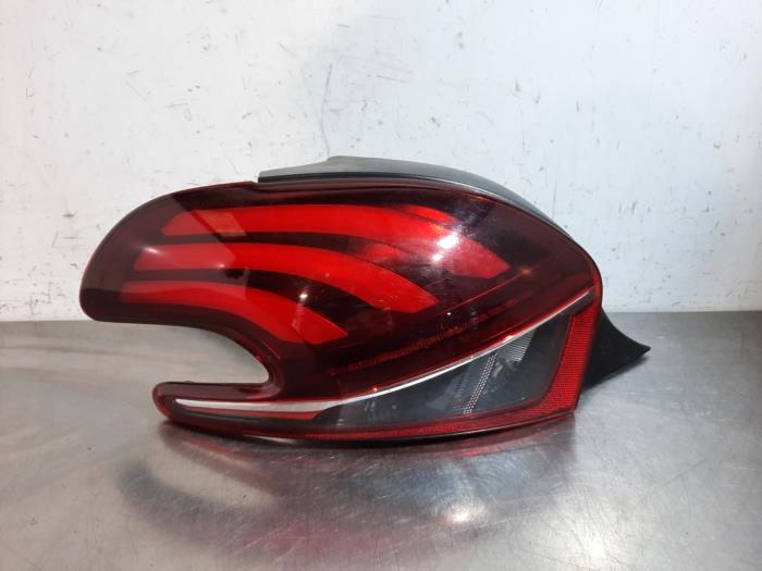 Feu arrière gauche Peugeot 208