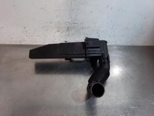 Gebruikte Luchtgeleider Peugeot 208 I (CA/CC/CK/CL) 1.2 Vti 12V PureTech Prijs € 30,25 Inclusief btw aangeboden door Autohandel Didier