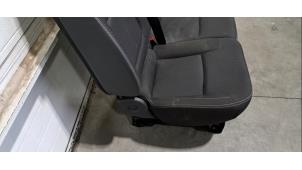 Gebruikte Bank rechts-voor Renault Trafic (1FL/2FL/3FL/4FL) 2.0 dCi 16V 130 Prijs € 332,75 Inclusief btw aangeboden door Autohandel Didier