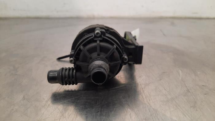 Pompe à eau supplémentaire BMW X7