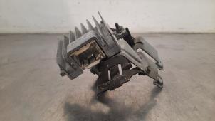 Gebruikte Radio versterker Mercedes GLE (V167) 350 e 2.0 16V 4-Matic Prijs € 133,10 Inclusief btw aangeboden door Autohandel Didier