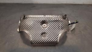 Gebruikte Hitteschild uitlaat Mercedes GLE (V167) 350 e 2.0 16V 4-Matic Prijs € 24,20 Inclusief btw aangeboden door Autohandel Didier