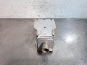 Gebruikte Frontbalk Landrover Range Rover Evoque (LVJ/LVS) 2.0 D 150 16V Prijs € 66,55 Inclusief btw aangeboden door Autohandel Didier