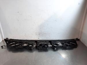 Gebruikte Bumperbalk voor Peugeot 2008 (UD/UK/UR/US/UX) 1.2 VTi 12V PureTech 130 Prijs € 42,35 Inclusief btw aangeboden door Autohandel Didier