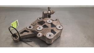 Gebruikte Versnellingsbak Steun Peugeot Boxer (U9) 2.0 BlueHDi 130 Prijs € 102,85 Inclusief btw aangeboden door Autohandel Didier