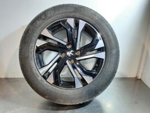 Gebruikte Velg + Band Peugeot 2008 (UD/UK/UR/US/UX) 1.2 VTi 12V PureTech 130 Prijs € 199,65 Inclusief btw aangeboden door Autohandel Didier
