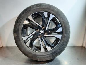 Gebruikte Velg + Band Peugeot 2008 (UD/UK/UR/US/UX) 1.2 VTi 12V PureTech 130 Prijs € 199,65 Inclusief btw aangeboden door Autohandel Didier