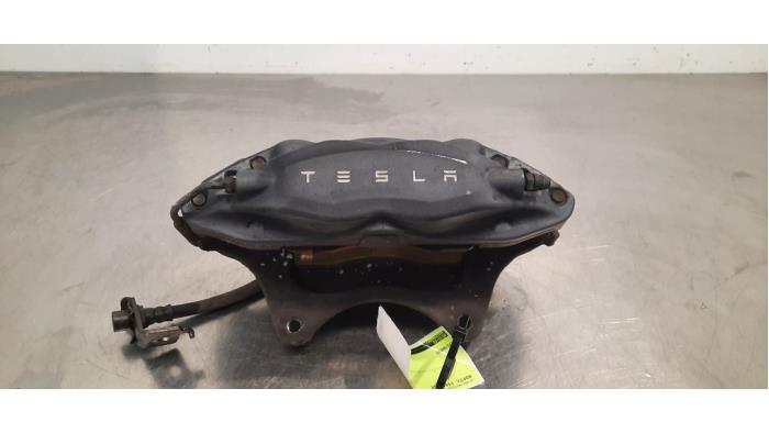 Etrier de frein (pince) avant droit Tesla Model S