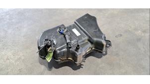 Gebruikte Adblue tank Volkswagen Touran (5T1) 2.0 TDI 150 Prijs € 350,90 Inclusief btw aangeboden door Autohandel Didier