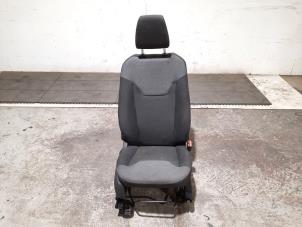 Gebruikte Stoel rechts Ford Transit Courier 1.0 Ti-VCT EcoBoost 12V Prijs € 199,65 Inclusief btw aangeboden door Autohandel Didier