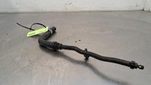 Gebruikte Leiding (diversen) Peugeot 408 1.6 16V HYbrid 225 Prijs € 30,25 Inclusief btw aangeboden door Autohandel Didier