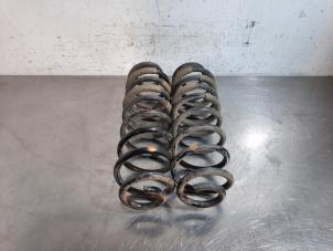 Gebruikte Schroefveer achter Ford Transit Courier 1.0 Ti-VCT EcoBoost 12V Prijs € 30,25 Inclusief btw aangeboden door Autohandel Didier