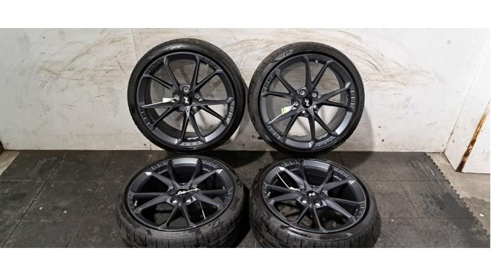 Juego de llantas y neumáticos Hyundai I30