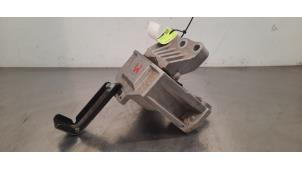 Gebruikte Motorsteun Jeep Compass II (MP) 1.3 T4 150 16V Prijs € 48,40 Inclusief btw aangeboden door Autohandel Didier