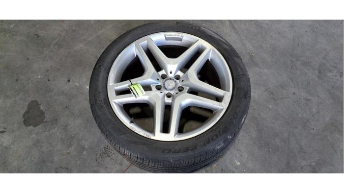 Jante + pneumatique Mercedes GL-KLASSE Jante + pneumatique Mercedes GL-KLASSE
