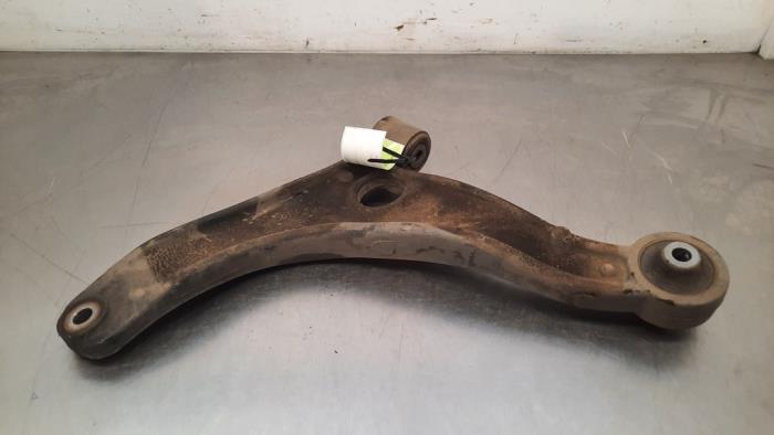 Bras de suspension avant droit Renault Master