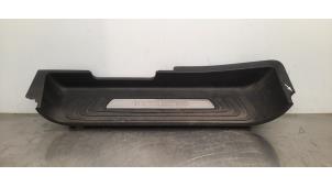 Gebruikte Voorinstap rechts Mercedes V (447.8) 2.1 250 BlueTEC, 250 d 16V Prijs € 133,10 Inclusief btw aangeboden door Autohandel Didier