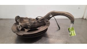 Gebruikte Fusee links-voor BMW X6 (F16) xDrive40d 3.0 24V Prijs € 133,10 Inclusief btw aangeboden door Autohandel Didier