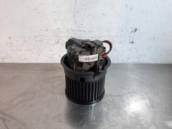 Moteur de ventilation chauffage Peugeot 208