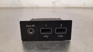 Gebruikte AUX/USB aansluiting Renault Zoé (AG) R135 Prijs € 36,30 Inclusief btw aangeboden door Autohandel Didier
