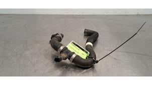 Gebruikte Radiateurslang Alfa Romeo Stelvio (949) 2.2d 16V 210 Q4 Prijs € 30,25 Inclusief btw aangeboden door Autohandel Didier