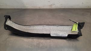 Gebruikte Afdekplaat diversen BMW 1 serie (F40) 118d 2.0 16V Prijs € 54,45 Inclusief btw aangeboden door Autohandel Didier