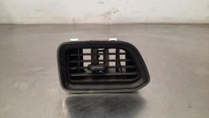 Gebruikte Luchtrooster Dashboard Renault Master III (FV) 2.3 dCi 135 16V FWD Prijs € 24,20 Inclusief btw aangeboden door Autohandel Didier