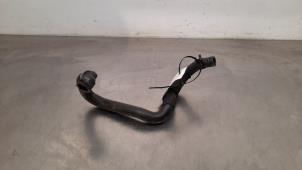 Gebruikte Koelwaterslang Mini Countryman (F60) 1.5 TwinPower Turbo 12V Cooper SE ALL4 Prijs € 24,20 Inclusief btw aangeboden door Autohandel Didier