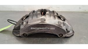 Gebruikte Remklauw (Tang) links-voor Porsche Cayenne II (92A) 3.0 D V6 24V Prijs € 381,15 Inclusief btw aangeboden door Autohandel Didier