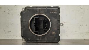 Gebruikte Module LED koplamp Volvo V60 II (ZW) 2.0 B3 16V Mild Hybrid Prijs € 199,65 Inclusief btw aangeboden door Autohandel Didier