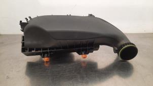 Gebruikte Luchtfilterhuis Mercedes C Estate (S205) C-200 1.5 EQ Boost Prijs € 90,75 Inclusief btw aangeboden door Autohandel Didier