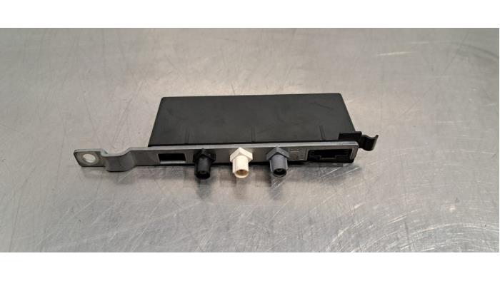 Antenne amplificateur Porsche Cayenne