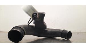 Gebruikte Intercooler Buis Ford Transit Custom 2.0 TDCi 16V Eco Blue 130 Prijs € 42,35 Inclusief btw aangeboden door Autohandel Didier