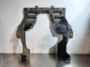 Gebruikte Beschermplaat bodem Opel Mokka/Mokka X 1.4 Turbo 16V 4x2 Prijs € 66,55 Inclusief btw aangeboden door Autohandel Didier