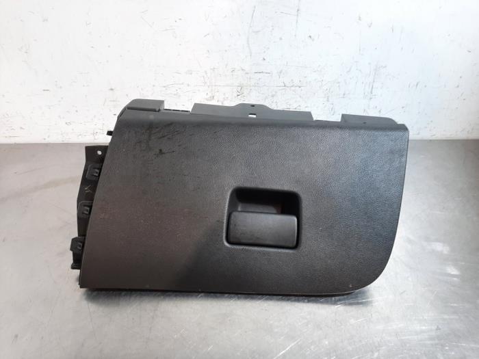 Boîte à gants Opel Astra