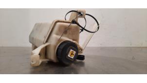 Gebruikte Servo Oliereservoir Peugeot Boxer (U9) 2.2 Blue HDi 140 Prijs € 24,20 Inclusief btw aangeboden door Autohandel Didier