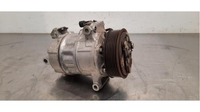 Pompe clim Renault Megane
