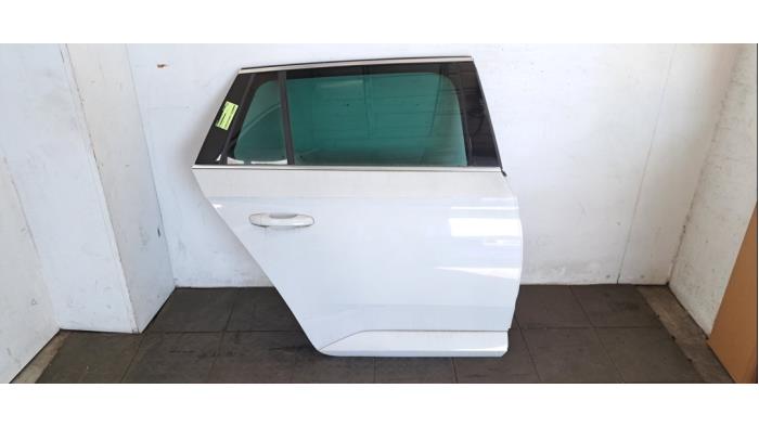 Portière 4portes arrière droite Skoda Superb