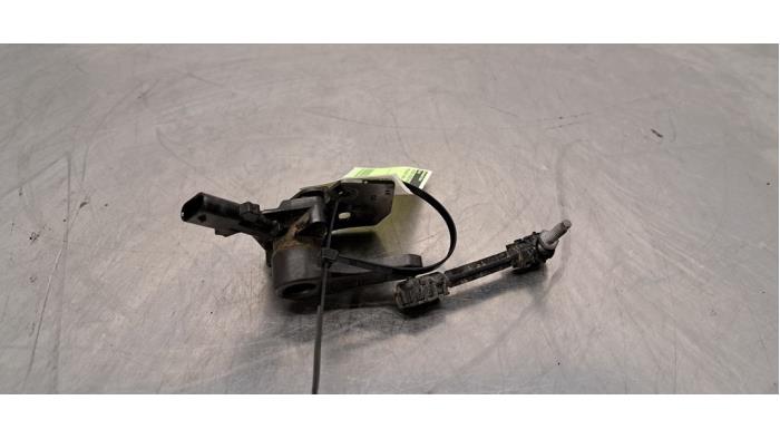 Régulateur d&#039;hauteur Xenon Peugeot 408