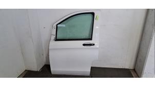 Gebruikte Portier 4Deurs links-voor Mercedes Vito (447.6) 2.2 114 CDI 16V Prijs € 532,40 Inclusief btw aangeboden door Autohandel Didier