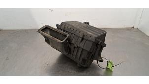 Gebruikte Luchtfilterhuis Volkswagen Golf VII Variant (AUVV) 1.6 TDI BlueMotion 16V Prijs € 96,80 Inclusief btw aangeboden door Autohandel Didier