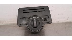 Gebruikte Schakelaar Koplamp Ihv Mercedes Vito (447.6) 2.2 114 CDI 16V Prijs € 36,30 Inclusief btw aangeboden door Autohandel Didier