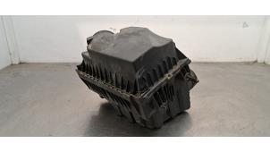 Gebruikte Luchtfilterhuis Renault Master III (EV/HV/UV/VA/VB/VD/VF/VG/VJ) 2.3 dCi 165 16V FWD Prijs € 66,55 Inclusief btw aangeboden door Autohandel Didier