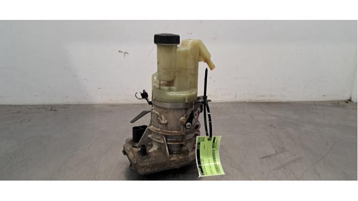 Pompe direction assistée Renault Master