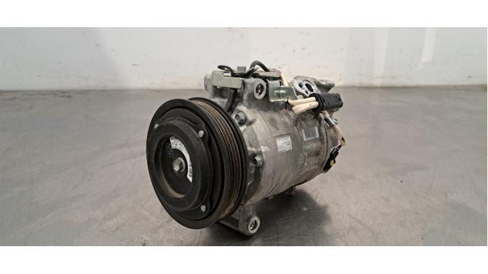 Pompe clim Mercedes CLA