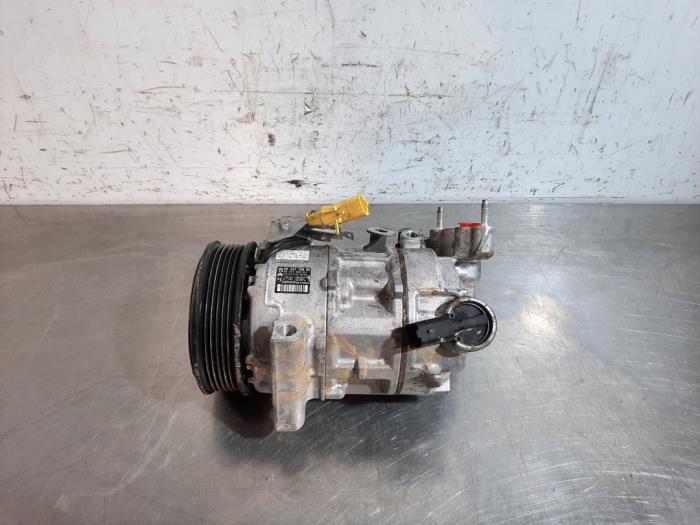 Pompe clim Peugeot 208